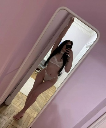 🔥🔞
У меня есть опыт и совершенное мастерство, чтобы сделать тебя счастливым и расслабленным. Развратная игривая киска с нежными губками и идеальной фигурой жаждет взять тебя в свои объятия. 💦💏
Мои услуги включают классический и эротический массаж, стриптиз, оральный и классический секс, ролевые игры и многое другое. Ты можешь полностью расслабиться и довериться моим нежным рукам. 💆♂️💫
Мои фото настоящие и актуальные, без фотошопа. Я живу в Москве и с удовольствием встречусь с достойным джентльменом, чтобы сделать его вечер незабываемым. 💋🌃
Отзывы моих довольных клиентов говорят сами за себя - я нежная и индивидуальная девушка, которая умеет слушать и поддержать. Позвони мне и ты ощутишь настоящую страсть и наслаждение! 💞📞 Арина